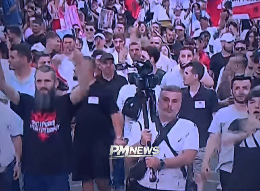 Rama blindon Tiranën me gardhe metalike, mbi 1300 policë përballë protestuesve paqësorë …