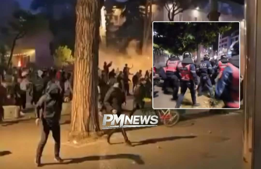 Një thirrje për të gjithë ata që sulmojnë protestuesit  PatriotikMedia al në mbështetje të studentëve kundër establishmentit politik 36 vjeçar 